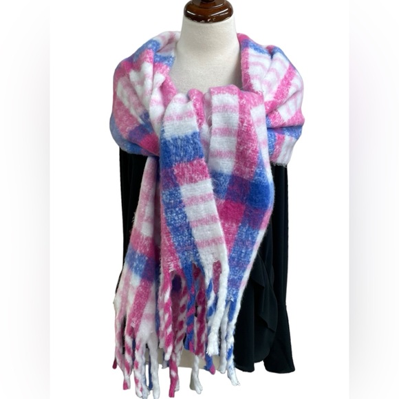 Steve Madden ultra soft thick plaid blanket scarf - Picture 2 of 11